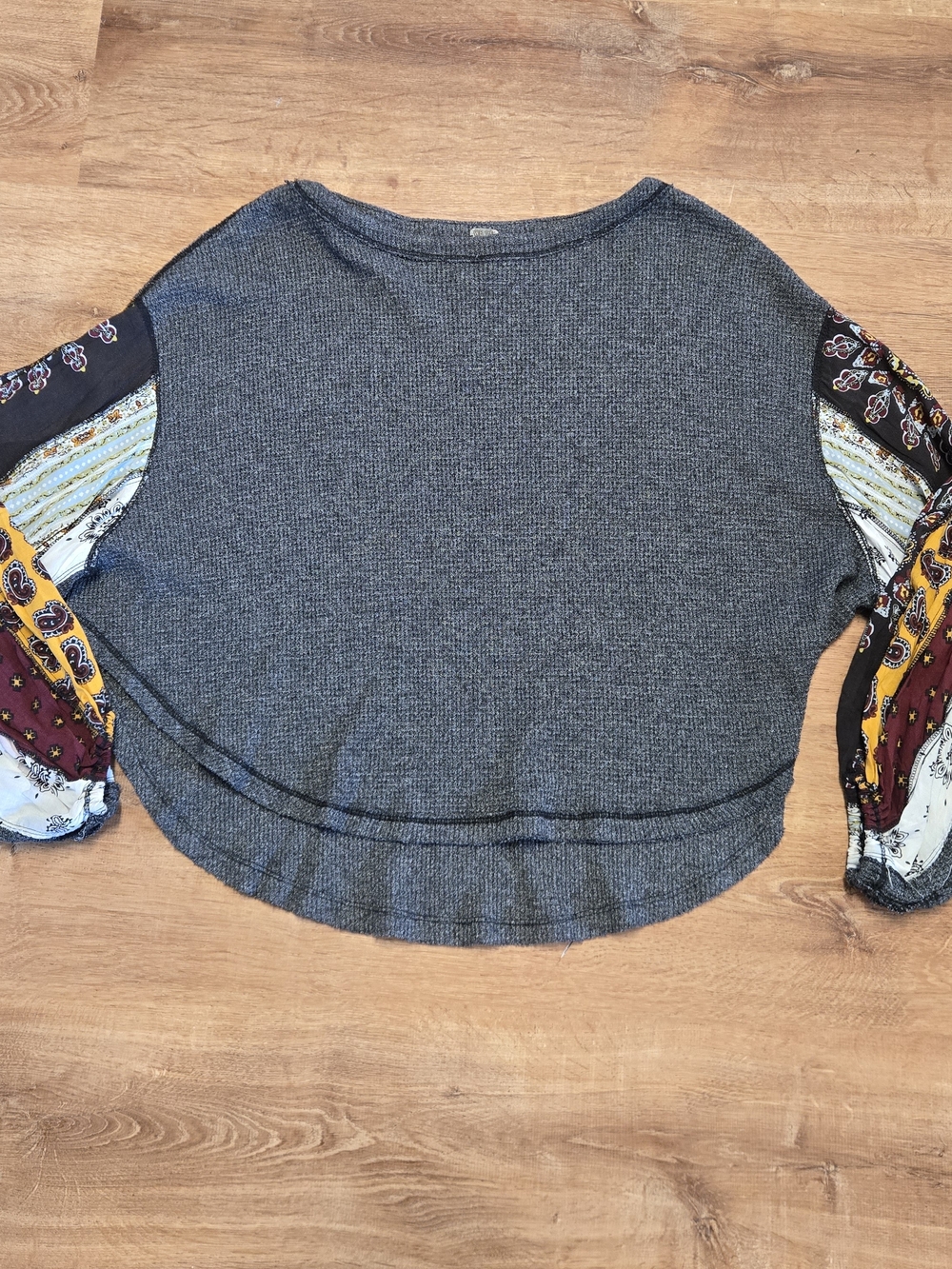 We The Free Gray Knit Top with Mixed Boho Print Balloon Sleeves Extra Small